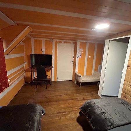 La Cheminee - Chambres D'Hotes Avec Bar-Restaurant Tardets-Sorholus Εξωτερικό φωτογραφία